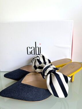 CAbi Style 6022 Bow Kitten Heels Blue Stripe Bow Yellow Heel Size 8 EUC w/Box